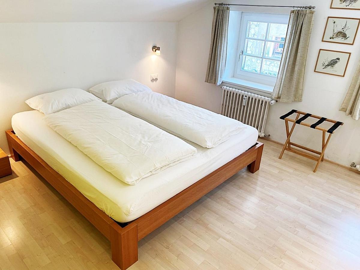 Alpenstil - 60M2 Dachstockwohnung Mit Garage - Bm186 Pontresina Eksteriør billede