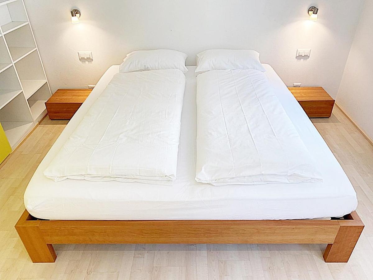 Alpenstil - 60M2 Dachstockwohnung Mit Garage - Bm186 Pontresina Eksteriør billede