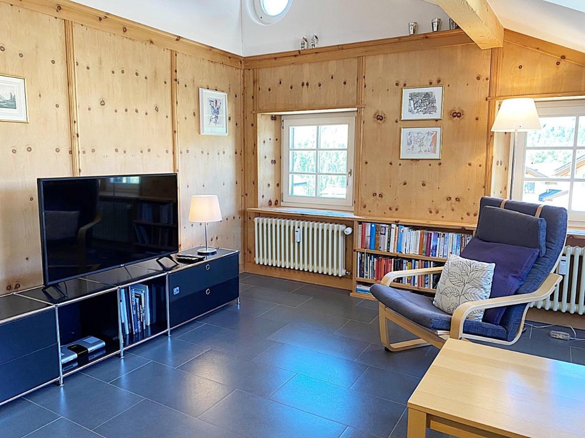 Alpenstil - 60M2 Dachstockwohnung Mit Garage - Bm186 Pontresina Eksteriør billede