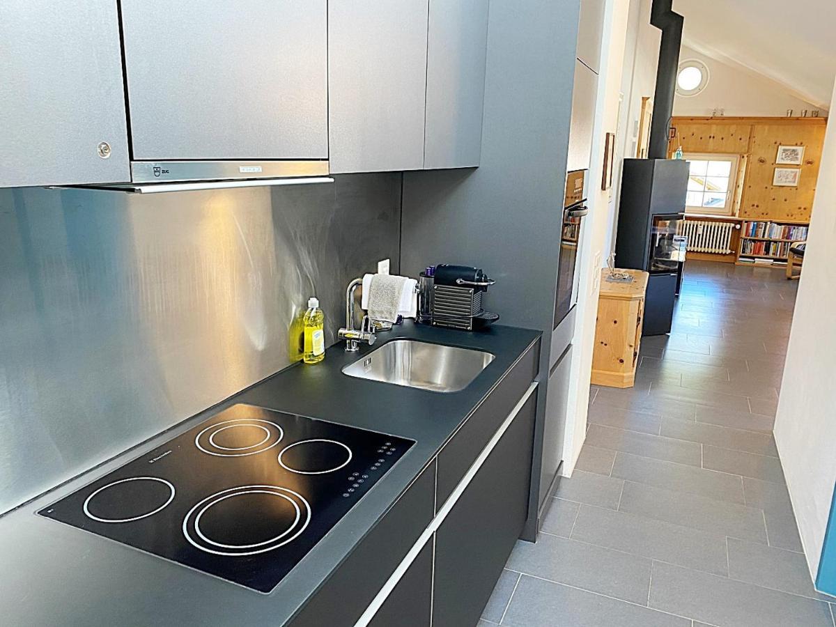 Alpenstil - 60M2 Dachstockwohnung Mit Garage - Bm186 Pontresina Eksteriør billede
