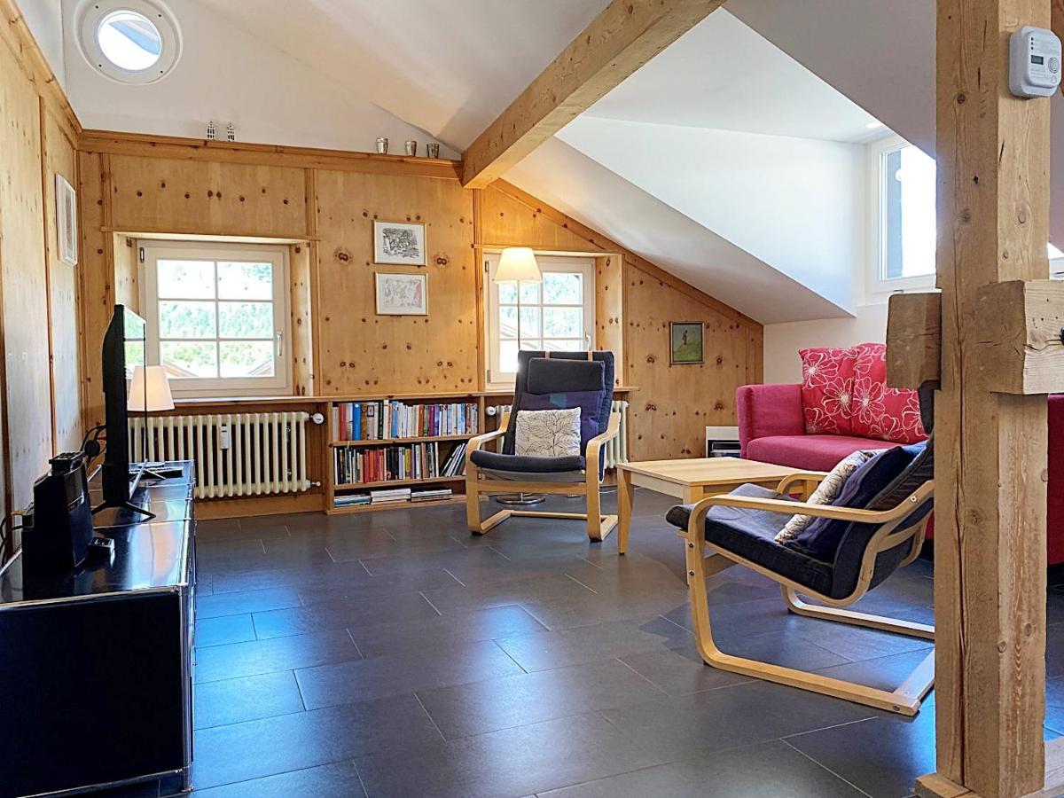 Alpenstil - 60M2 Dachstockwohnung Mit Garage - Bm186 Pontresina Eksteriør billede