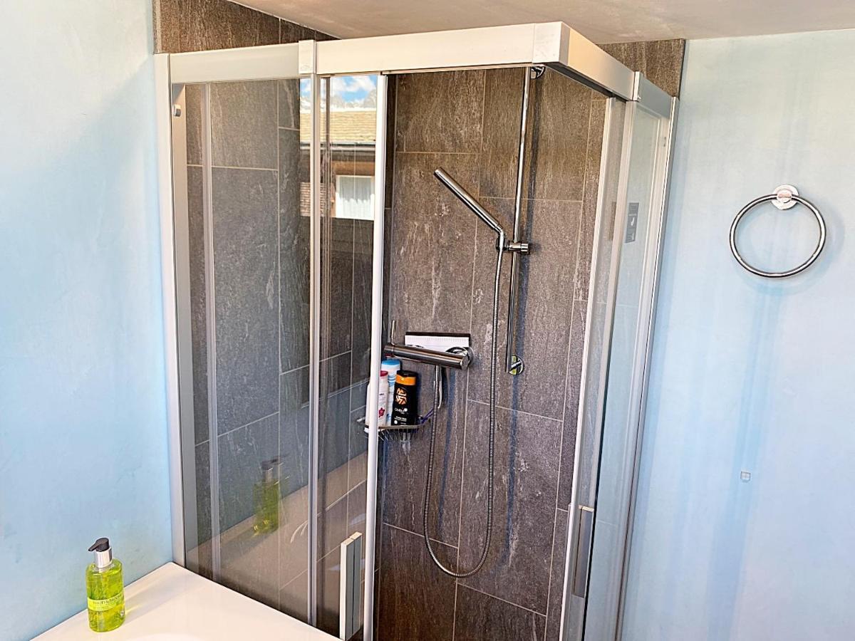 Alpenstil - 60M2 Dachstockwohnung Mit Garage - Bm186 Pontresina Eksteriør billede
